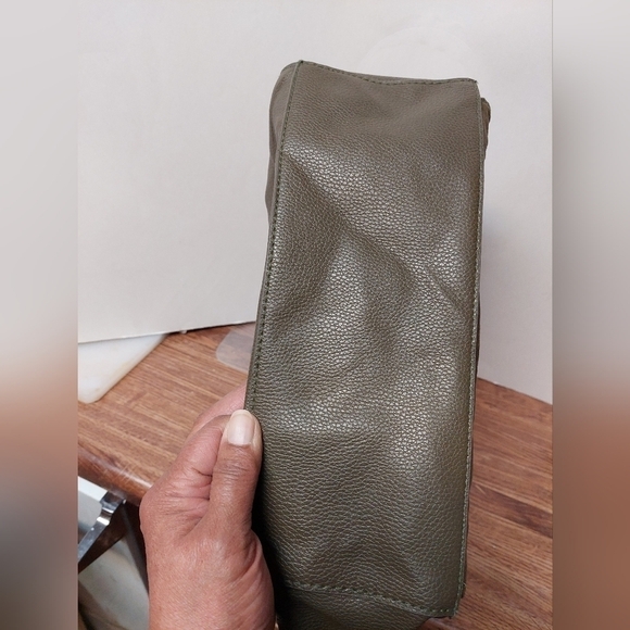 Christian Siriano handbag for Payless Shoes - Picture 9 of 14